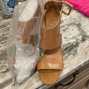 New in box camel heel